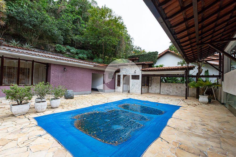 Casa à venda com 5 quartos, 274m² - Itaipu,Niterói