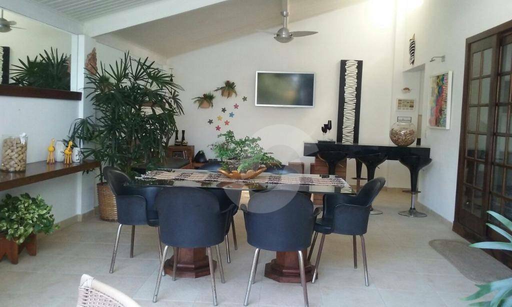 Casa à venda com 4 quartos, 360m² - São Francisco,Niterói