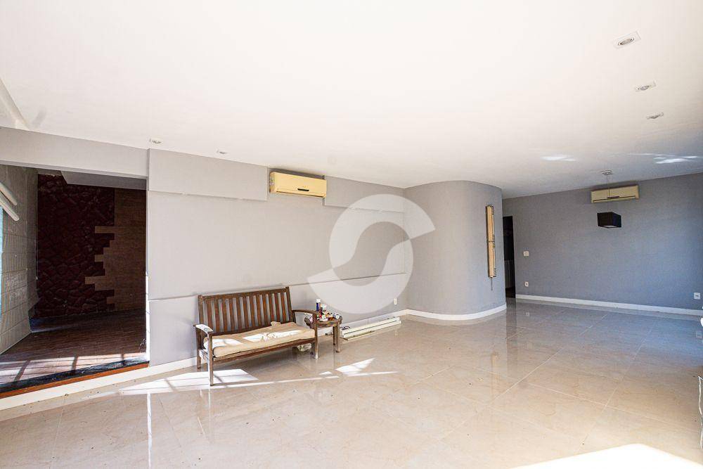 Casa à venda com 3 quartos, 184m² - São Francisco,Niterói