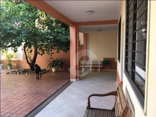 Casa à venda com 5 quartos, 300m² - São Francisco,Niterói