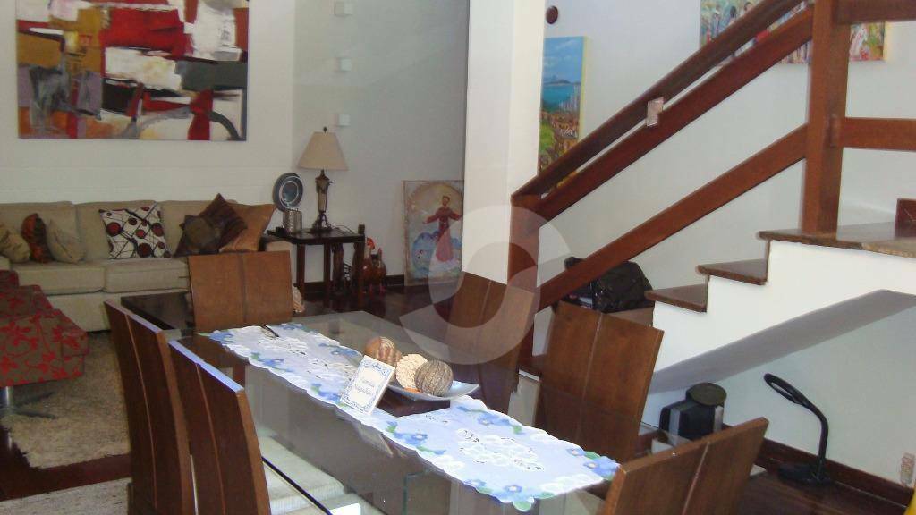 Casa à venda com 3 quartos, 230m² - Piratininga,Niterói