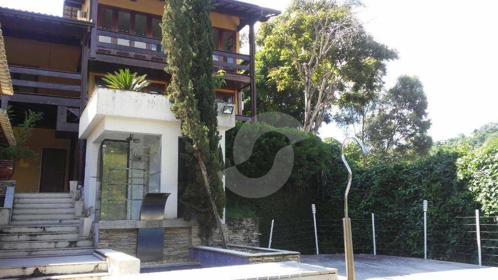  - Casa à venda, 220 m² por R$ 2.100.000,00 - Pendotiba - Niterói/RJ