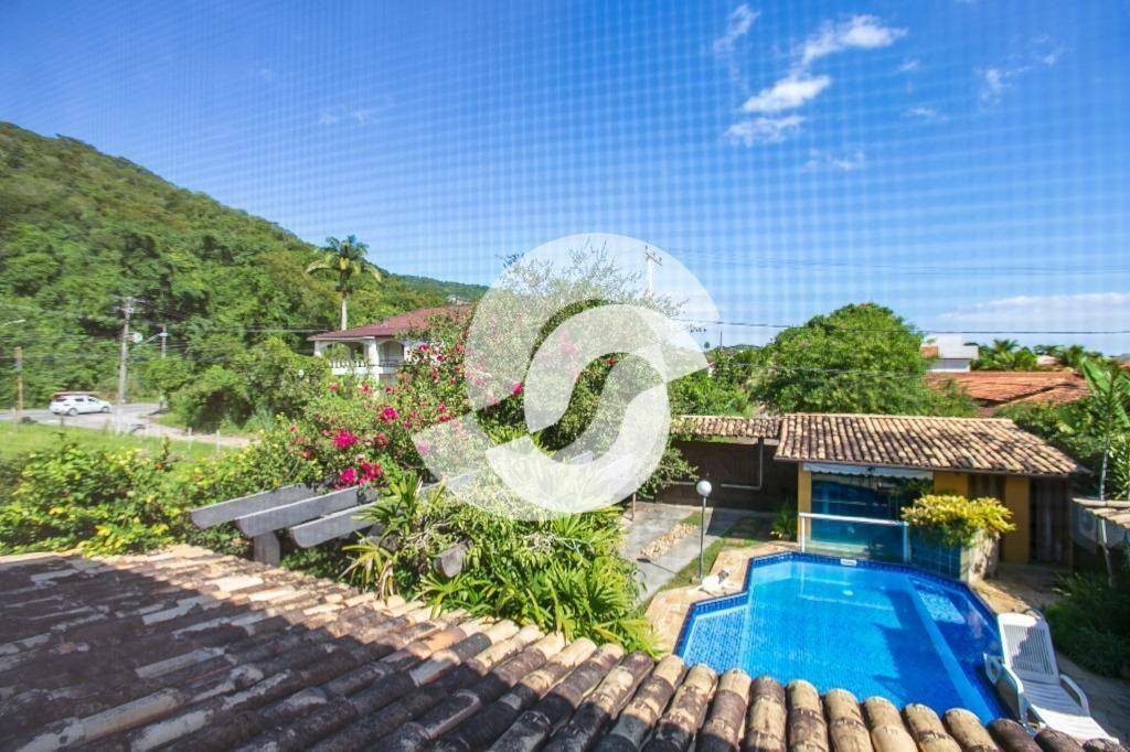 Casa à venda com 4 quartos, 248m² - Itaipu,Niterói