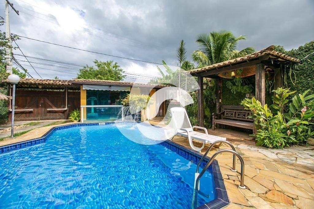 Casa à venda com 4 quartos, 248m² - Itaipu,Niterói