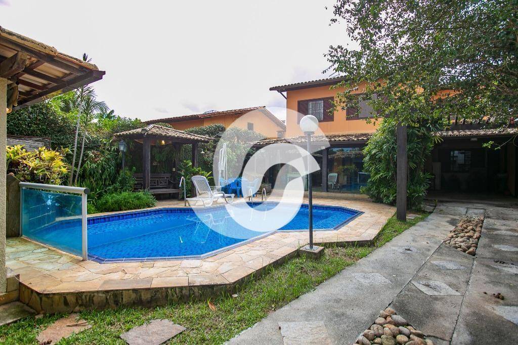 Casa à venda com 4 quartos, 248m² - Itaipu,Niterói