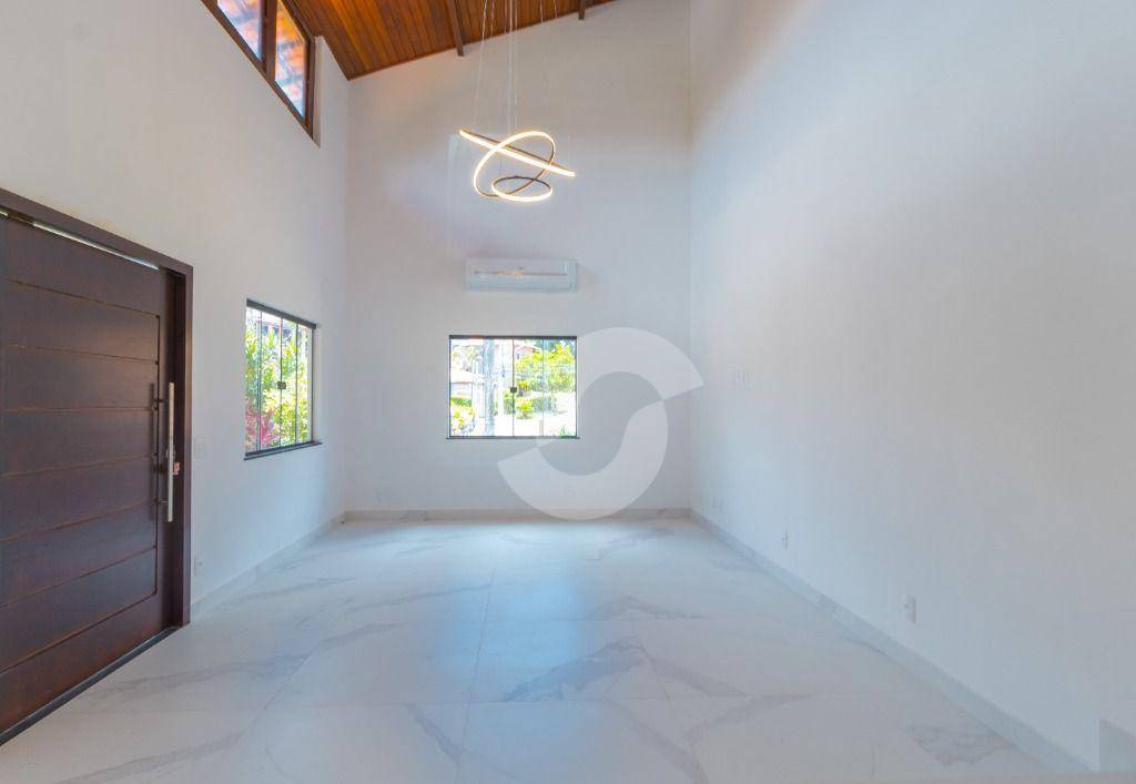 Casa à venda com 3 quartos, 221m² - Piratininga,Niterói