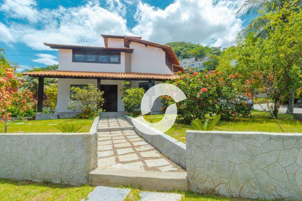 Casa à venda com 3 quartos, 221m² - Piratininga,Niterói