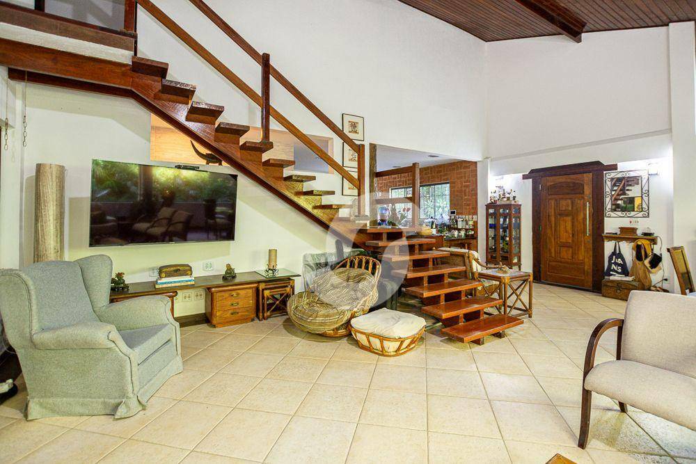 Casa à venda com 3 quartos, 270m² - Serra Grande,Niterói