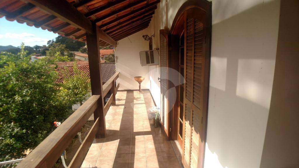 Casa à venda com 5 quartos, 320m² - Itaipu,Niterói