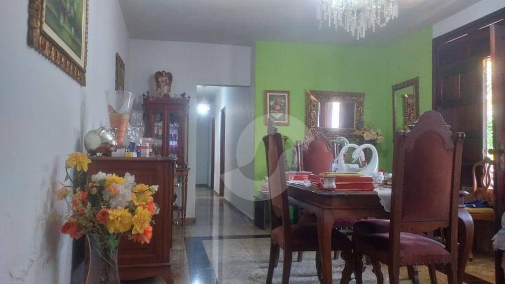 Casa à venda com 5 quartos, 208m² - Piratininga,Niterói