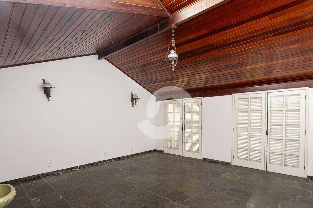 Casa à venda com 4 quartos, 359m² - Itaipu,Niterói