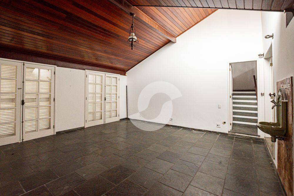Casa à venda com 4 quartos, 359m² - Itaipu,Niterói