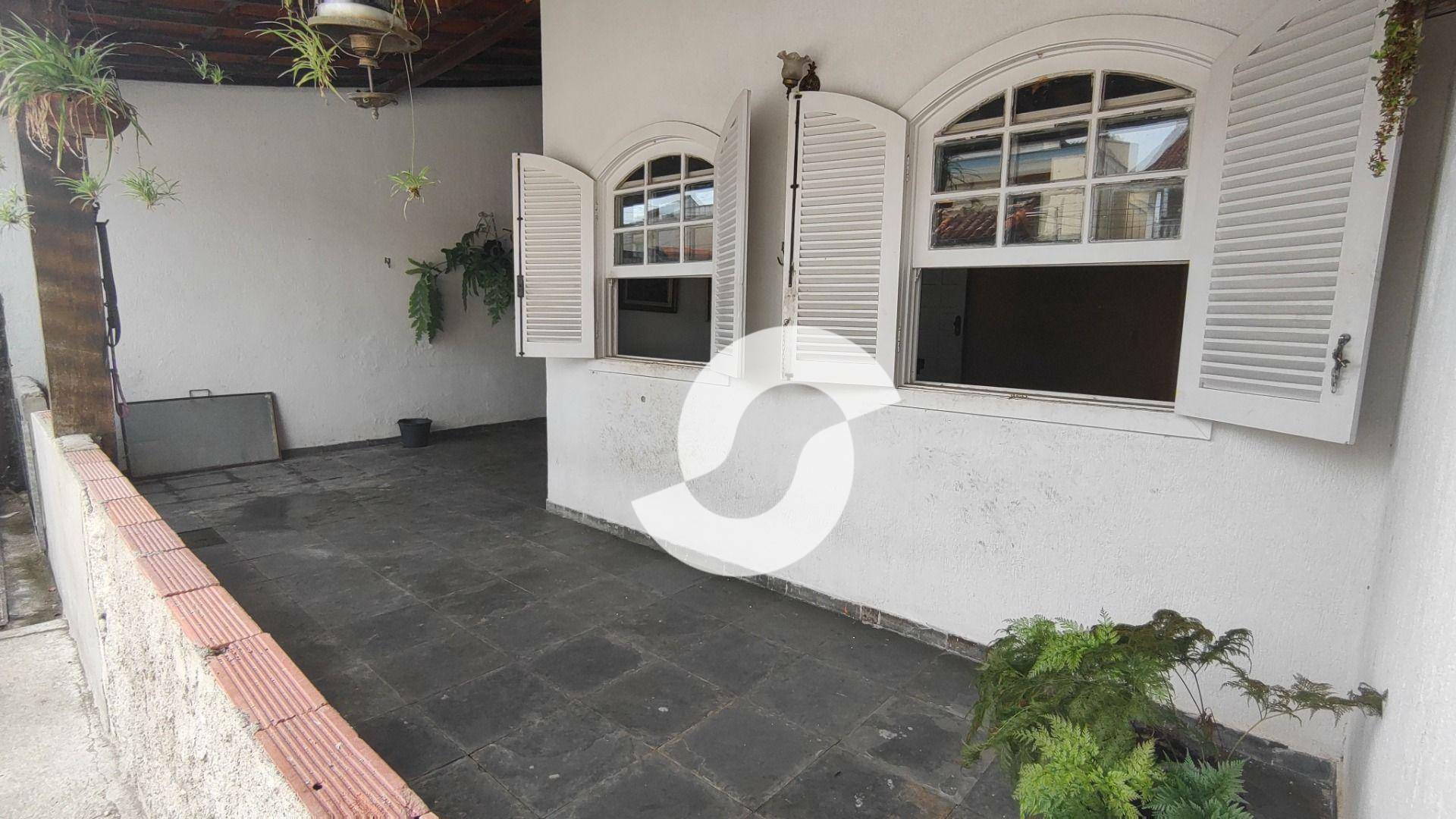  - Casa com 3 dormitórios à venda, 180 m² por R$ 750.000,00 - Piratininga - Niterói/RJ
