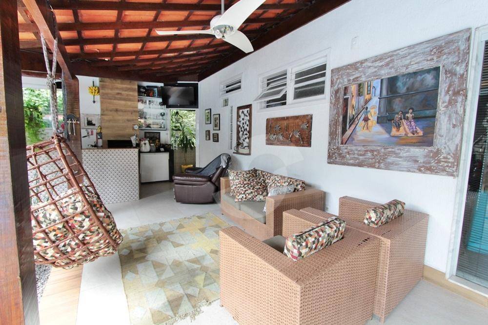 Casa à venda com 4 quartos, 300m² - Pendotiba,Niterói