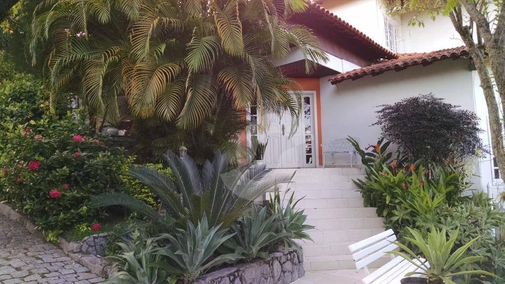 Casa à venda com 4 quartos, 450m² - Badu,Niterói