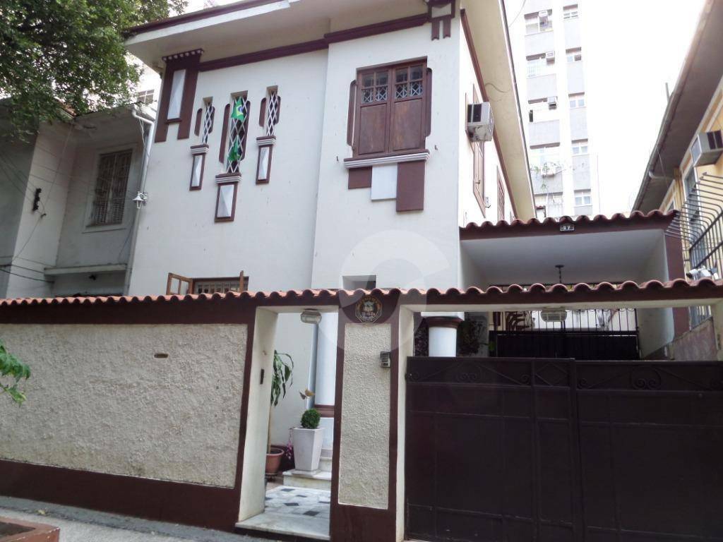Casa à venda com 4 quartos, 180m² - Ingá,Niterói