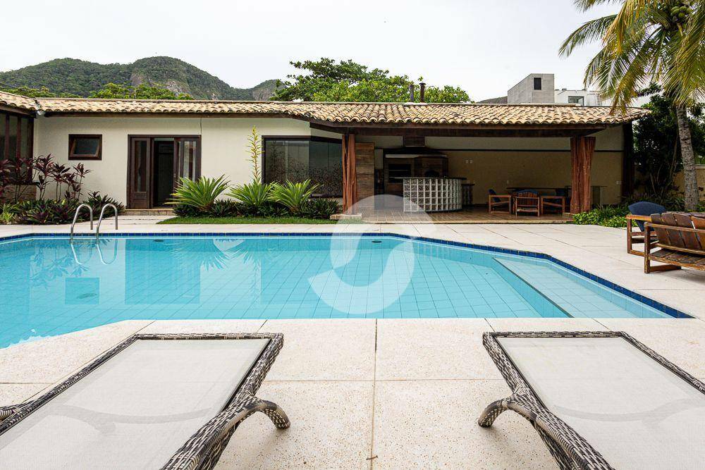 Casa à venda com 4 quartos, 659m² - Itacoatiara,Niterói