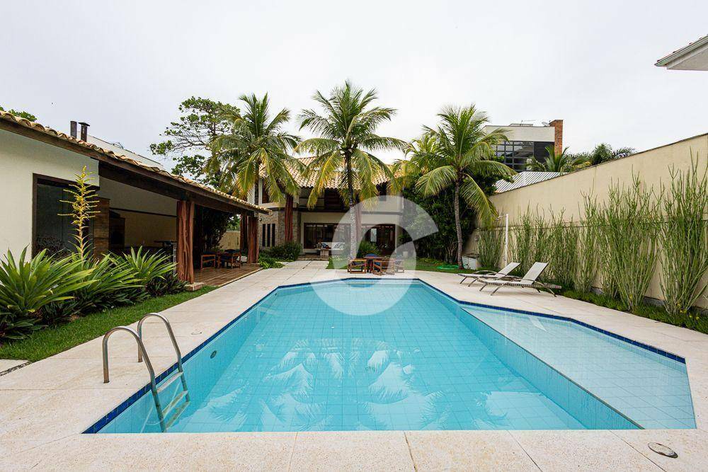 Casa à venda com 4 quartos, 659m² - Itacoatiara,Niterói
