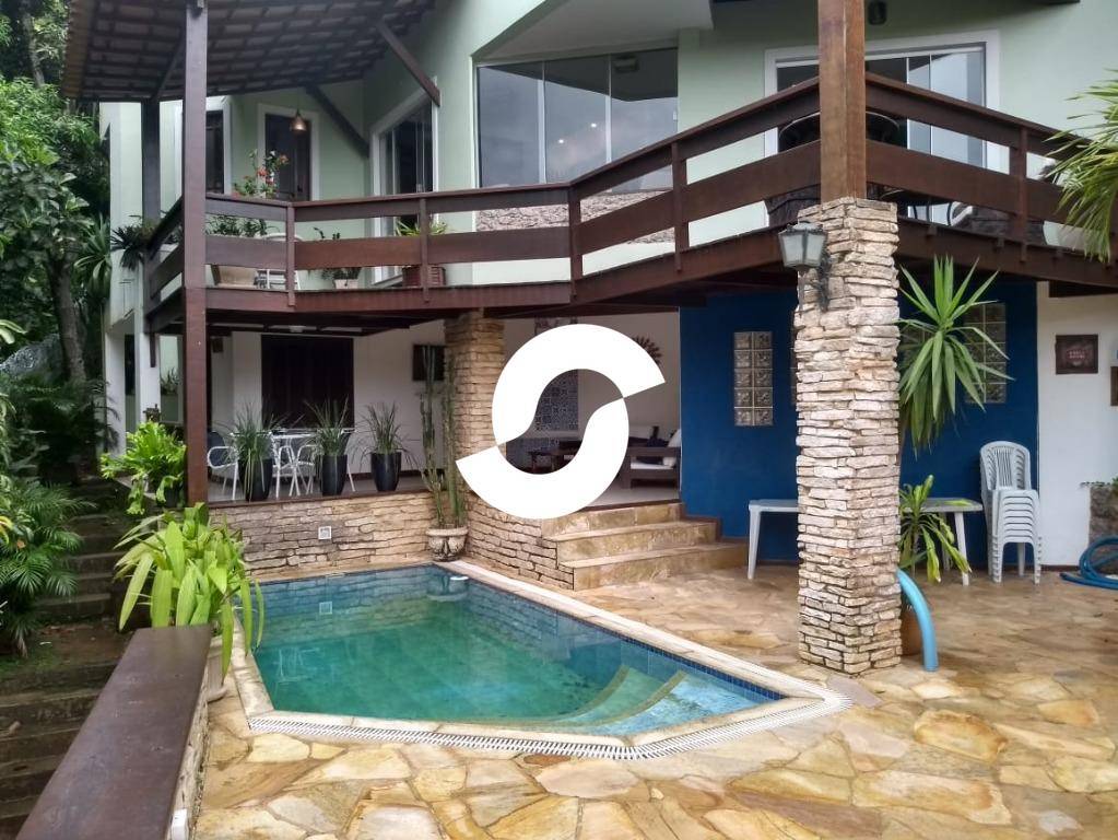 Casa à venda com 4 quartos, 450m² - Itaipu,Niterói
