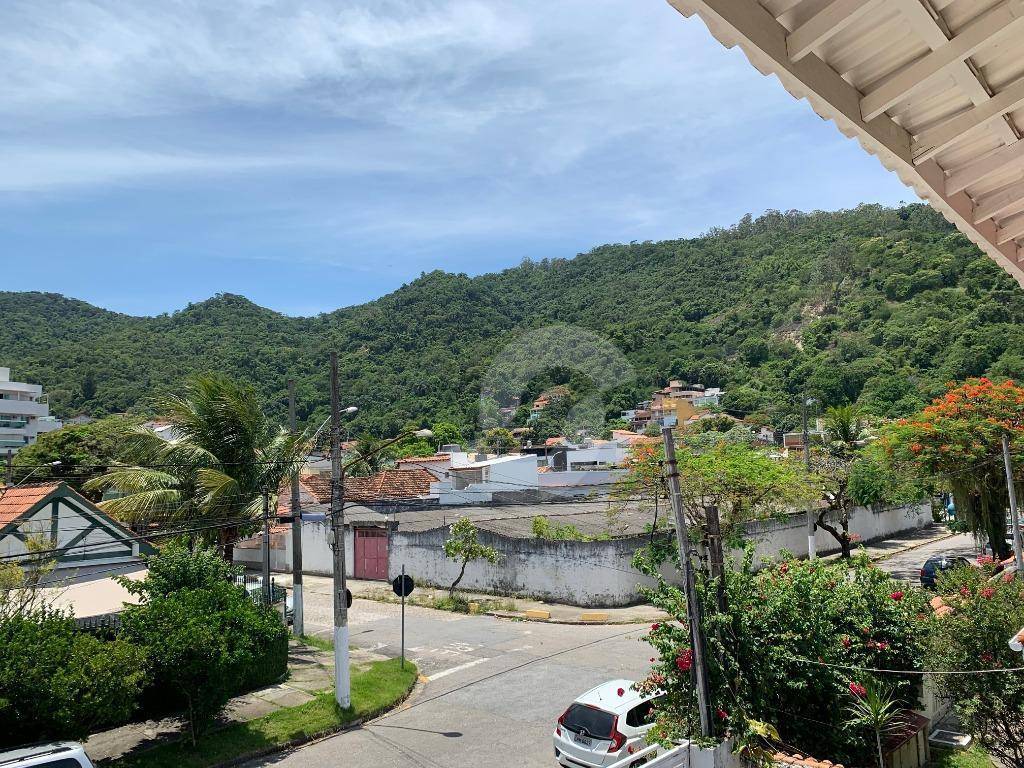 Casa à venda com 3 quartos, 200m² - São Francisco,Niterói
