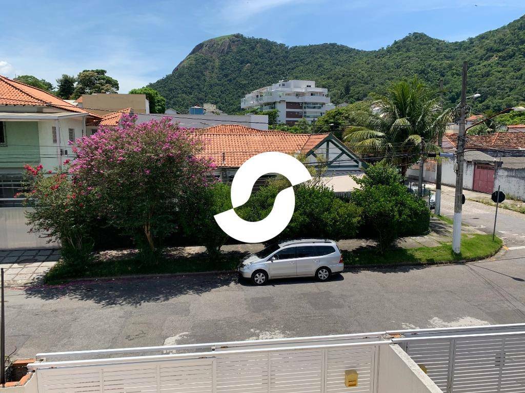 Casa à venda com 3 quartos, 200m² - São Francisco,Niterói