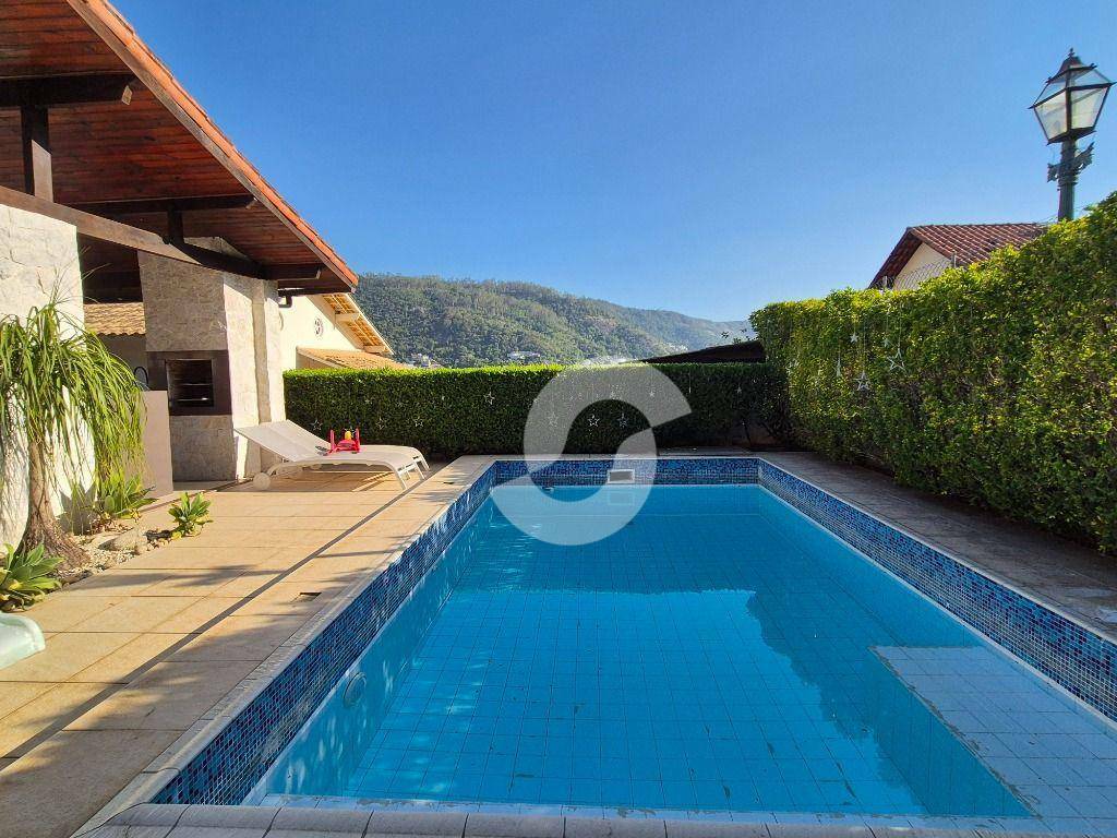 Casa à venda com 3 quartos, 300m² - São Francisco,Niterói