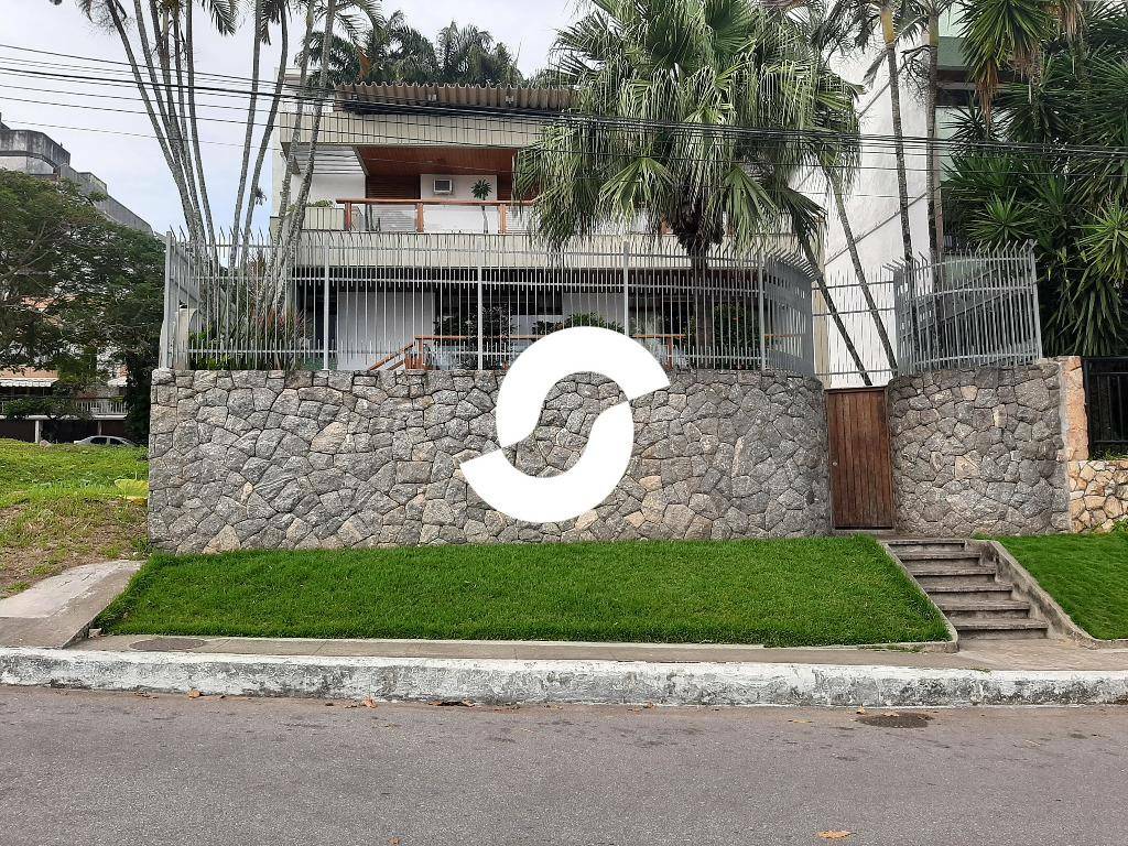 Casa à venda com 4 quartos, 300m² - Boa Viagem,Niterói