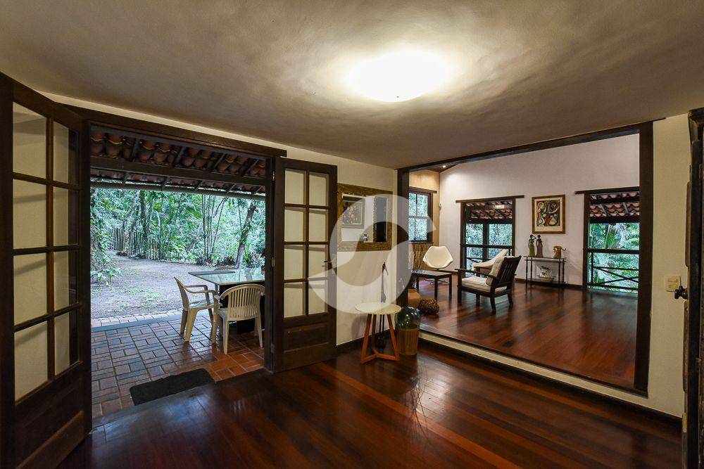  - Casa com 4 dormitórios à venda, 579 m² por R$ 1.650.000,00 - Pendotiba - Niterói/RJ