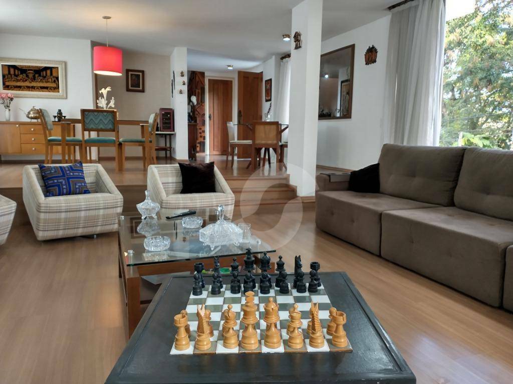 Casa à venda com 3 quartos, 250m² - São Francisco,Niterói