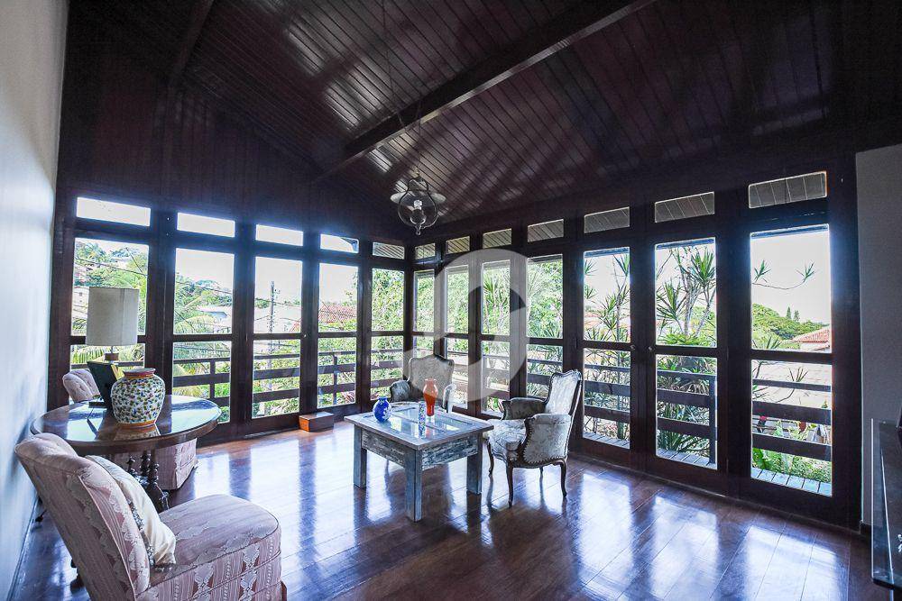 Casa à venda com 7 quartos, 250m² - Itaipu,Niterói