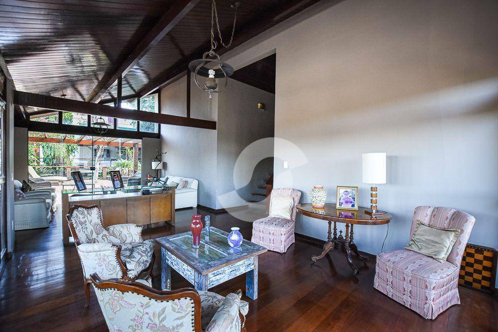  - Casa com 7 dormitórios à venda, 250 m² por R$ 3.200.000,00 - Itaipu - Niterói/RJ