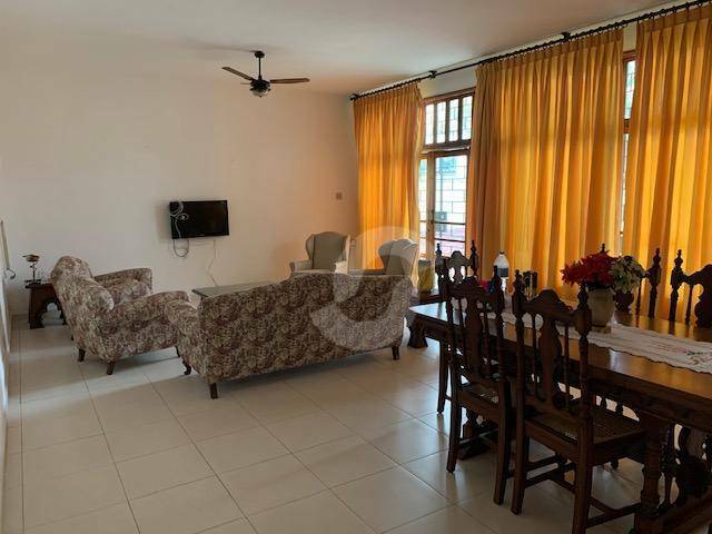Casa à venda com 3 quartos, 200m² - São Francisco,Niterói
