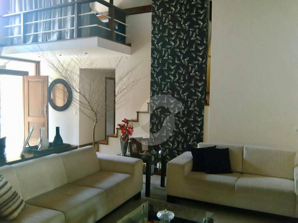 Casa à venda com 3 quartos, 215m² - Pendotiba,Niterói