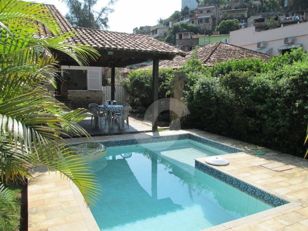  - Casa com 3 dormitórios 1 suíte à venda, 195 m² por R$ 800.000 - Badu - Niterói/RJ