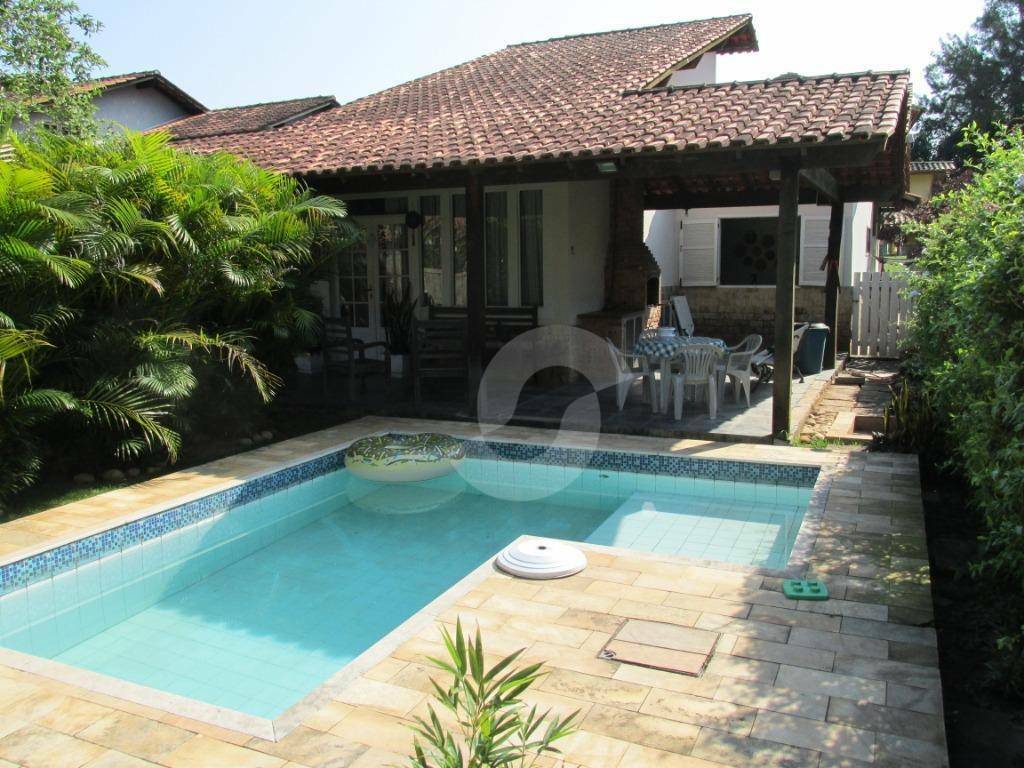 Casa à venda com 3 quartos, 195m² - Badu,Niterói