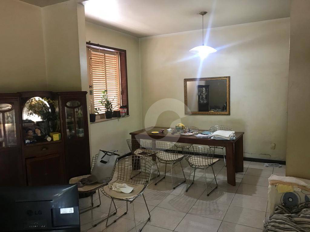 Casa à venda com 4 quartos, 180m² - São Francisco,Niterói