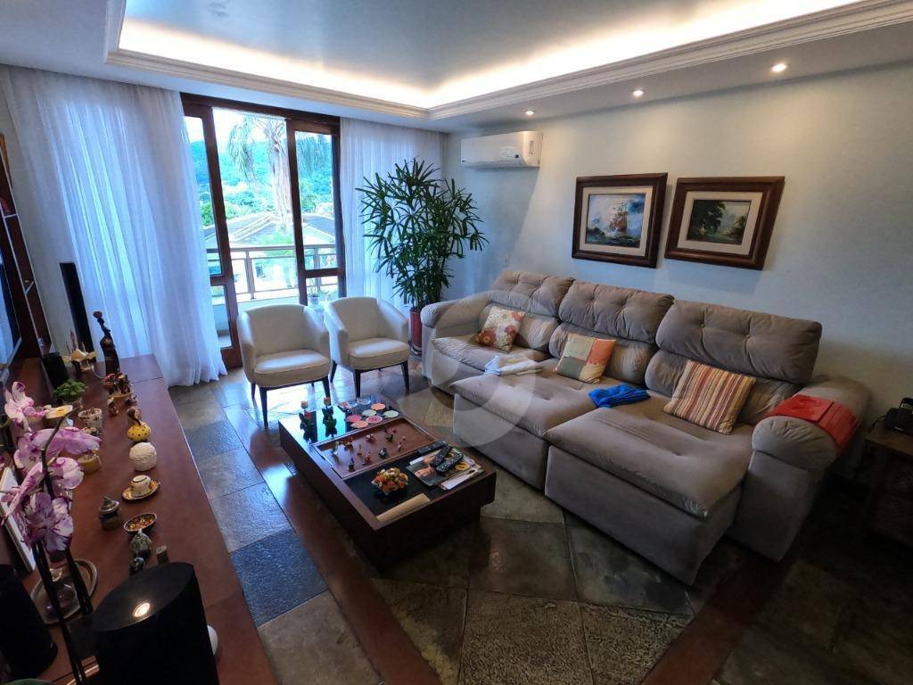 Casa à venda com 4 quartos, 437m² - Itaipu,Niterói
