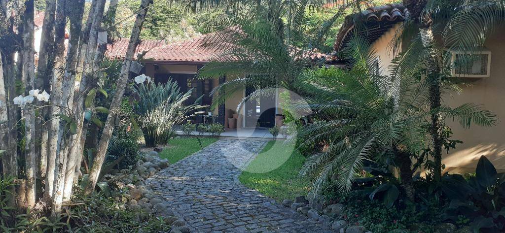 Casa à venda com 4 quartos, 202m² - Vila Progresso,Niterói