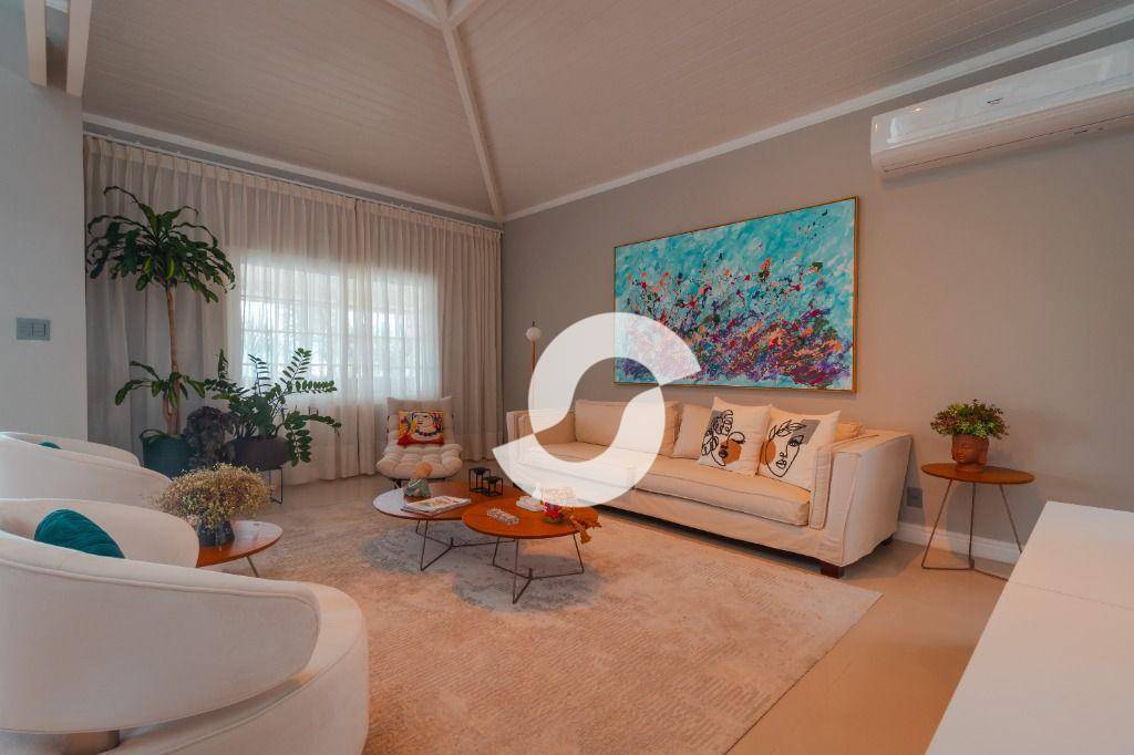 Casa à venda com 3 quartos, 450m² - Camboinhas,Niterói
