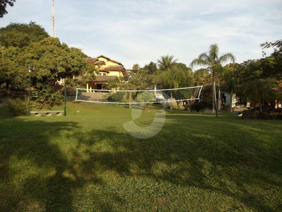 Casa à venda com 5 quartos, 550m² - Pendotiba,Niterói