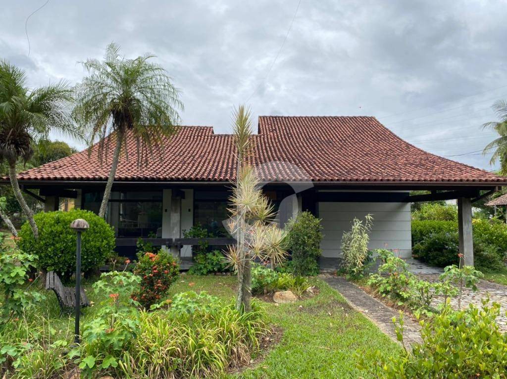 Casa à venda com 5 quartos, 550m² - Pendotiba,Niterói