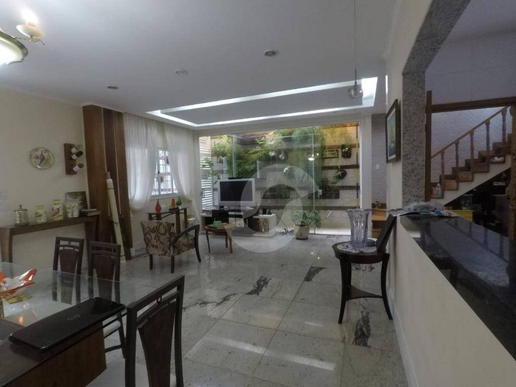  - Casa à venda, 310 m² por R$ 2.500.000,00 - Santa Rosa - Niterói/RJ