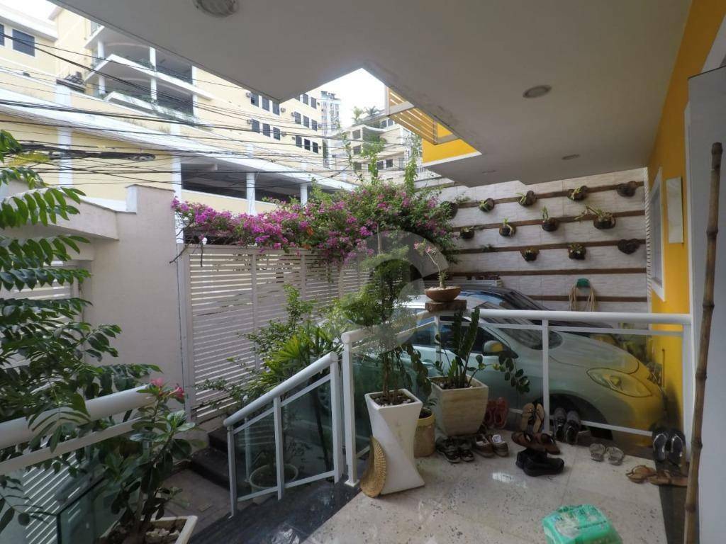 Casa à venda com 4 quartos, 310m² - Santa Rosa,Niterói