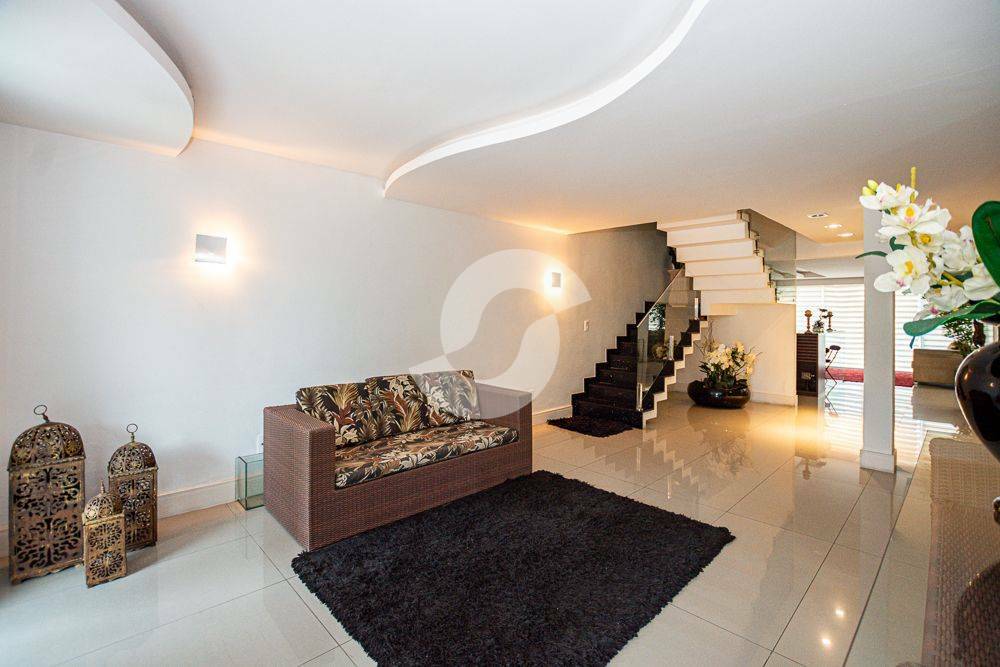 Casa à venda com 6 quartos, 602m² - Camboinhas,Niterói