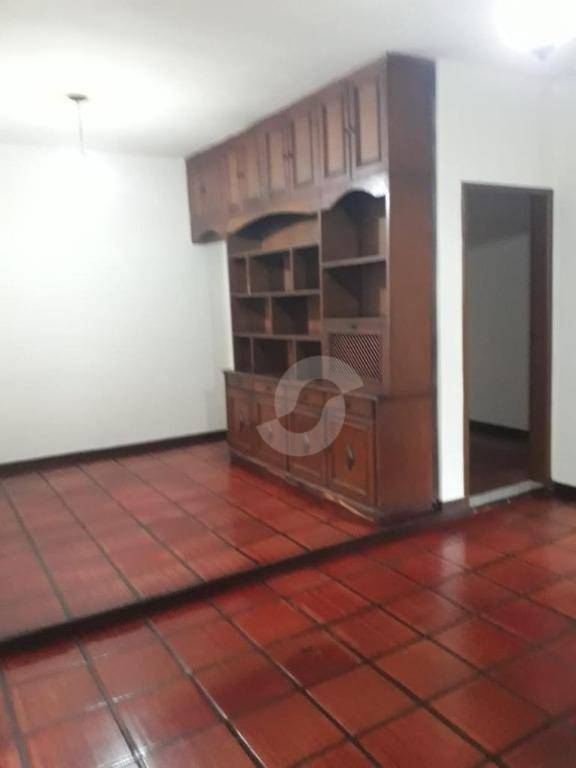  - Excelente casa no Largo da Batalha