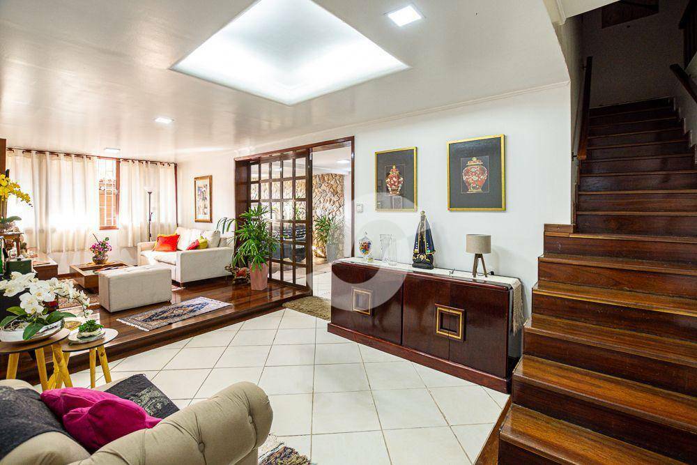 Casa à venda com 4 quartos, 415m² - Piratininga,Niterói