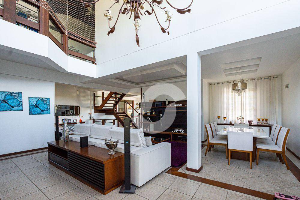 Casa à venda com 5 quartos, 460m² - Camboinhas,Niterói