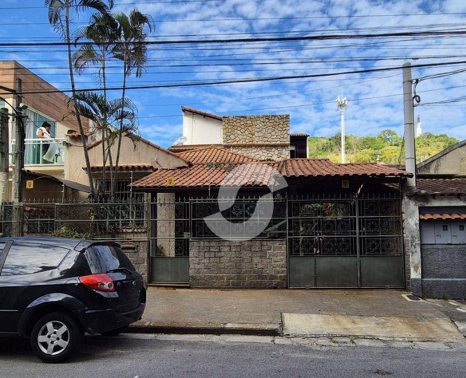 Casa à venda com 7 quartos, 225m² - Santa Rosa,Niterói