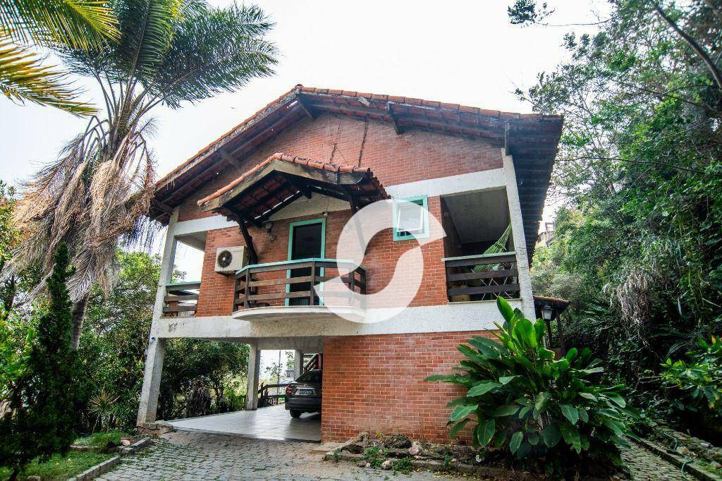 Casa à venda com 6 quartos, 500m² - São Francisco,Niterói