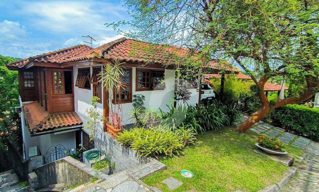 Casa à venda com 4 quartos, 199m² - Badu,Niterói